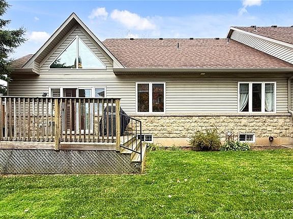5th image of 212 Stonehenge Dr #1