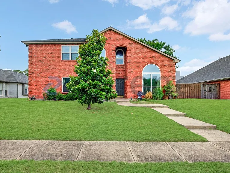 7011 Cottonwood Cir — Photo 1