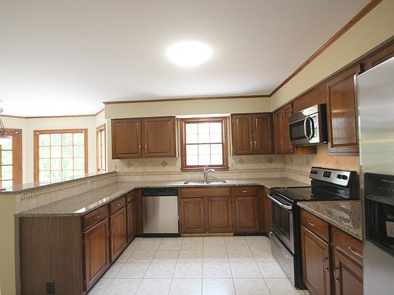 2nd image of 794 Woodmont Dr