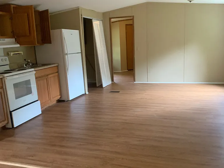115 Anthony Dr — Photo 4