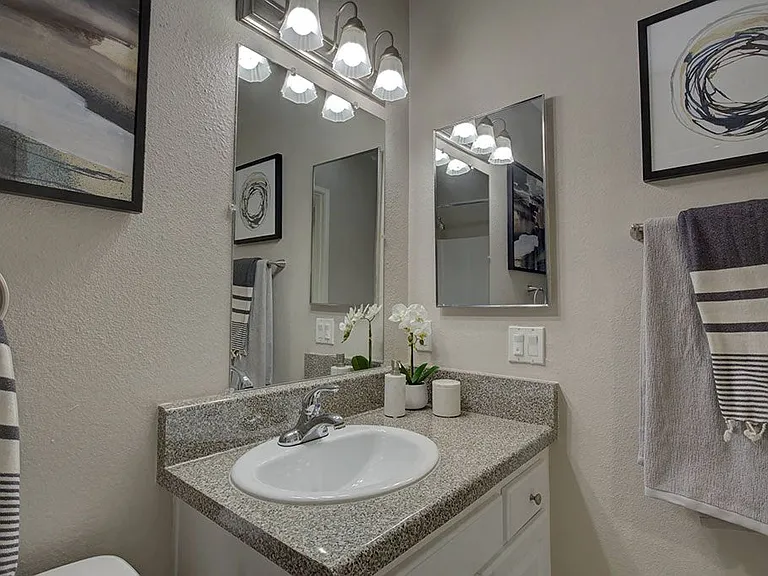 491 W Gainsborough Rd — Photo 11