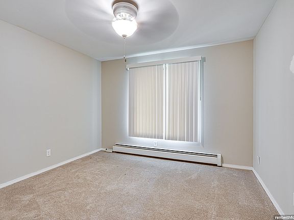 5th image of 2104 Camelot Ct #2204-07