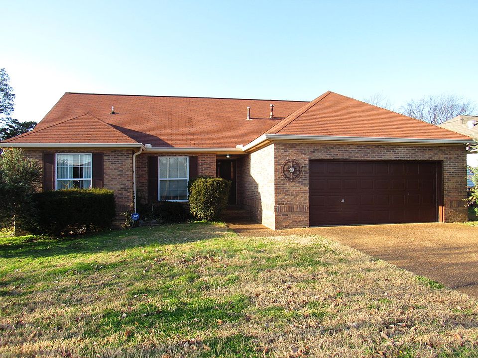 1st image of 816 Lake Terrace Dr