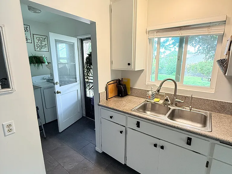 1015 Pitman Ave — Photo 7