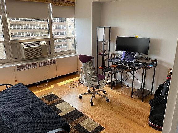 4th image of 3950 N Lakeshore Dr #2200