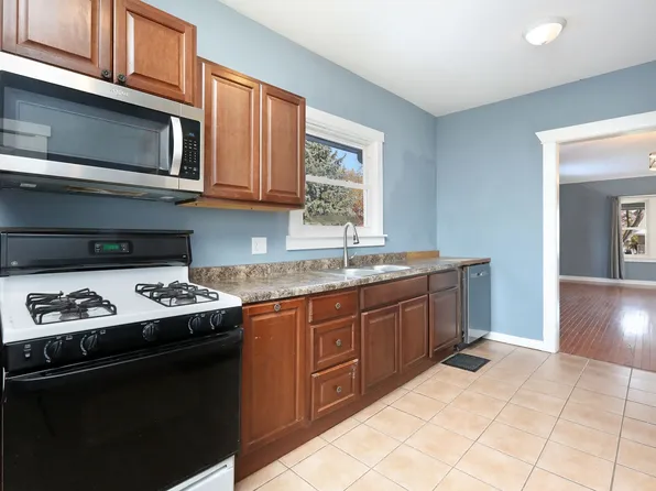 1723 W 2nd St, Perry, IA 50220