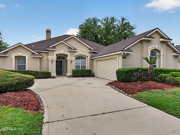 3rd image of 587 OAKMONT Drive