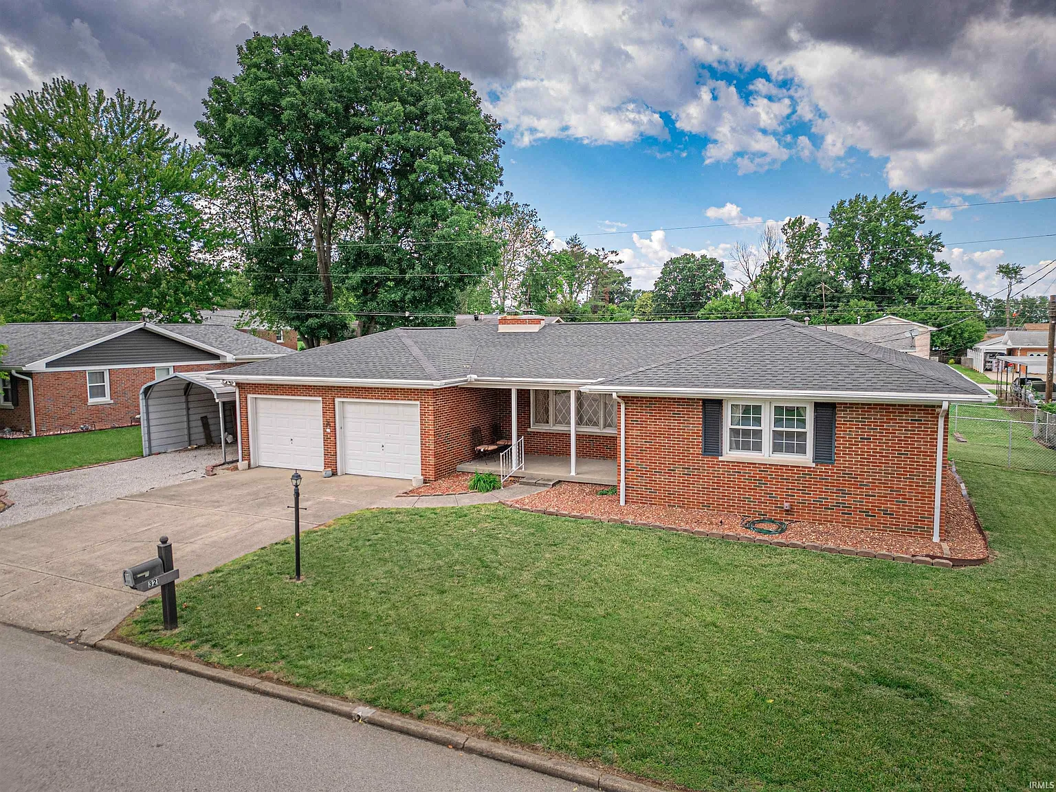 321 Riviera Dr photo 1