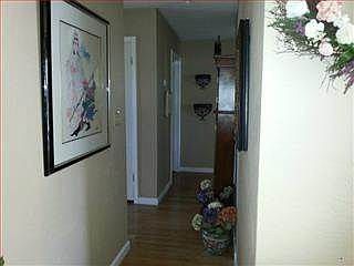 5th image of 185 Clifford Ave