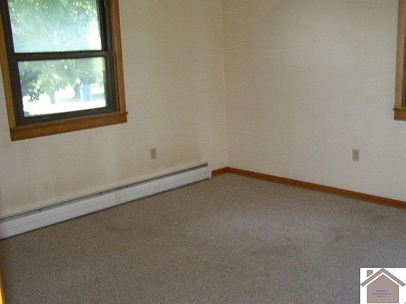 3rd image of 307 E Lion Dr
