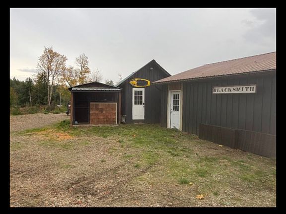 3rd image of 111 Jaybird Ln