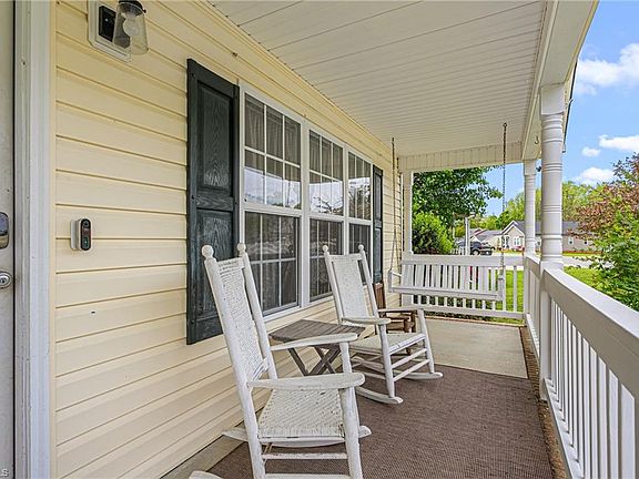 5th image of 307 Mallard Creek Dr