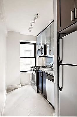 2nd image of 56 7th Ave APT 6H
