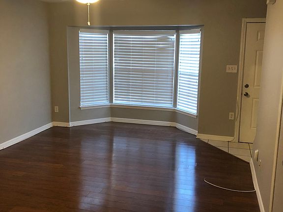 5th image of 37310 Embassy Park Ln