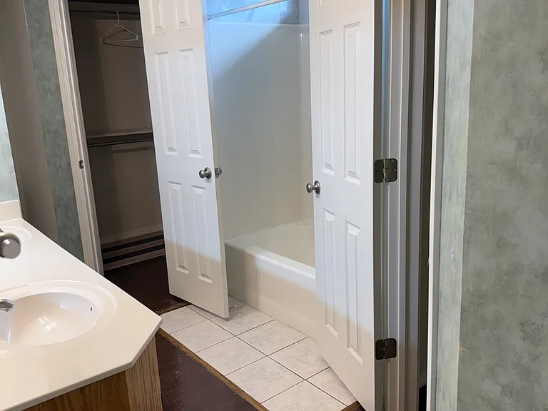 11705 S Fir Ave — Photo 19
