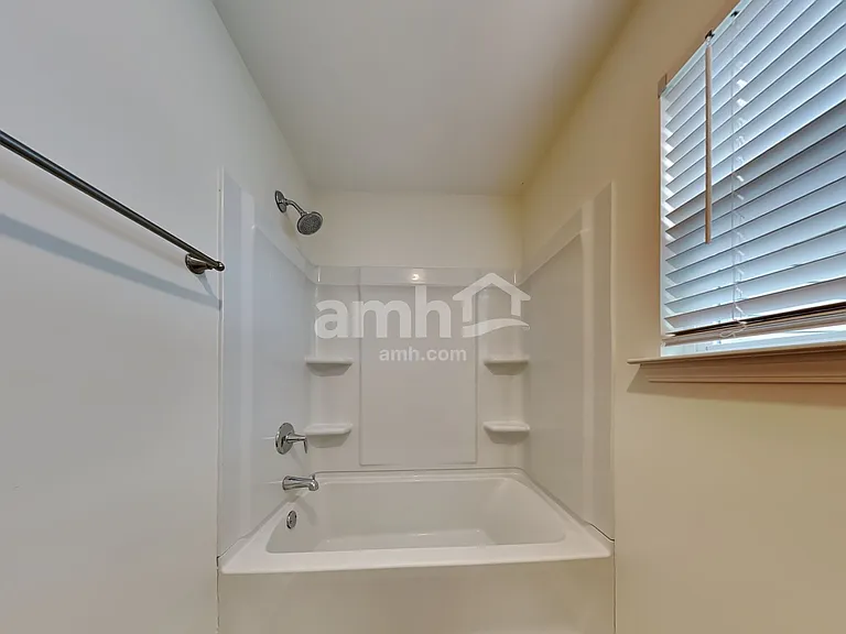 138 Cobblestone Dr — Photo 14