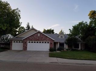 157 Minarets Ave, Clovis, CA 93611