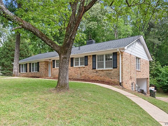 3rd image of 4025 Windermere Dr