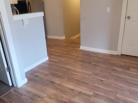 4th image of 1172 Plymouth Ave S APT 2
