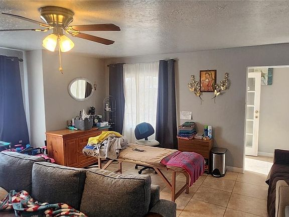 5th image of 1637 Sunset Dr