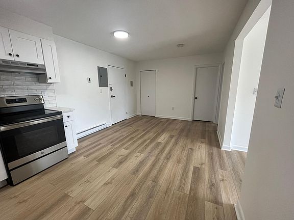 2nd image of 31 Vine St #15