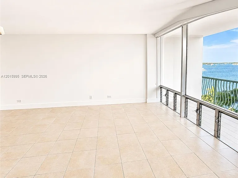 1408 Brickell Bay Dr #1104 — Photo 2