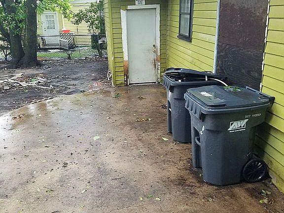 5th image of 2411 W Collin St