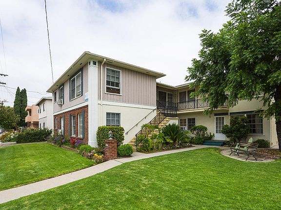 2nd image of 12311 Oxnard St APT 3