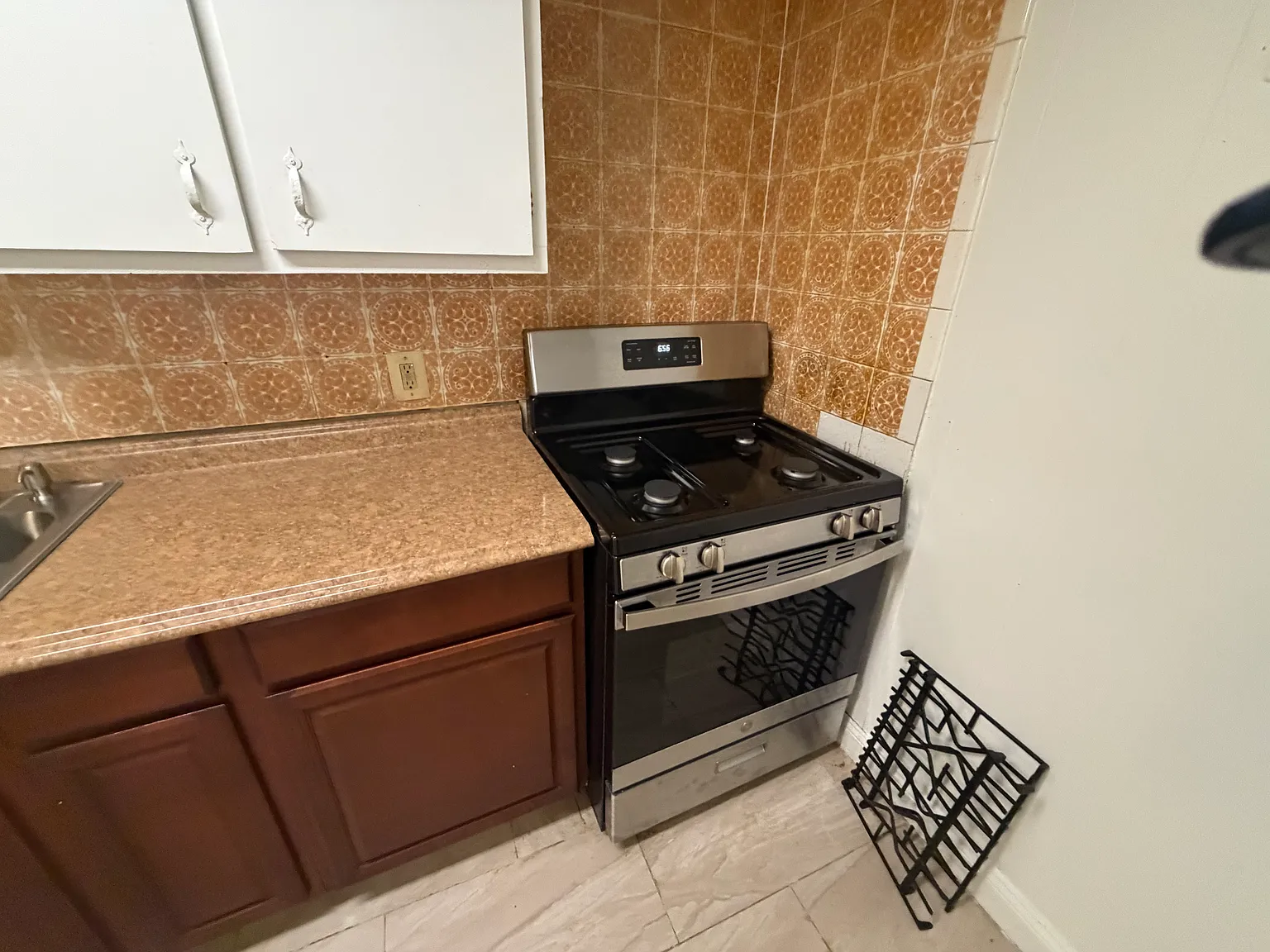 2 bed, $1,200 — Photo 3