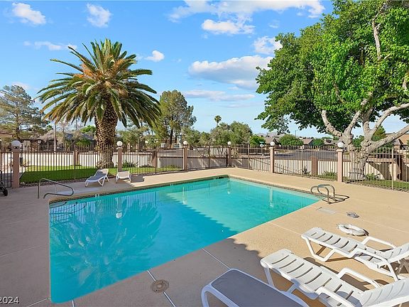 5th image of 1309 Del Mar St #202