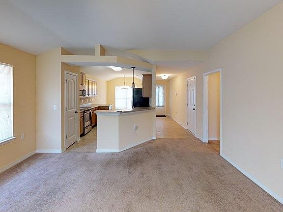 4th image of 2430 Flintstone Dr