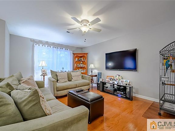5th image of 17 Wiley Way