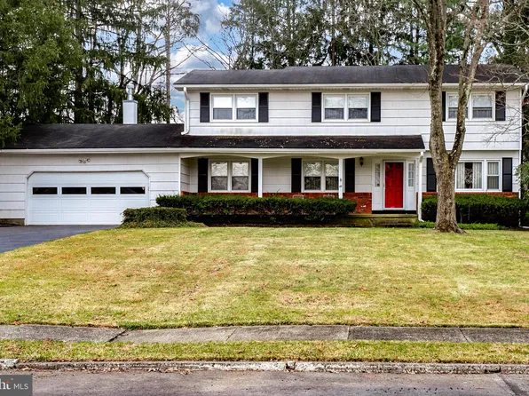 49 Rockleigh Dr, Ewing, NJ 08628