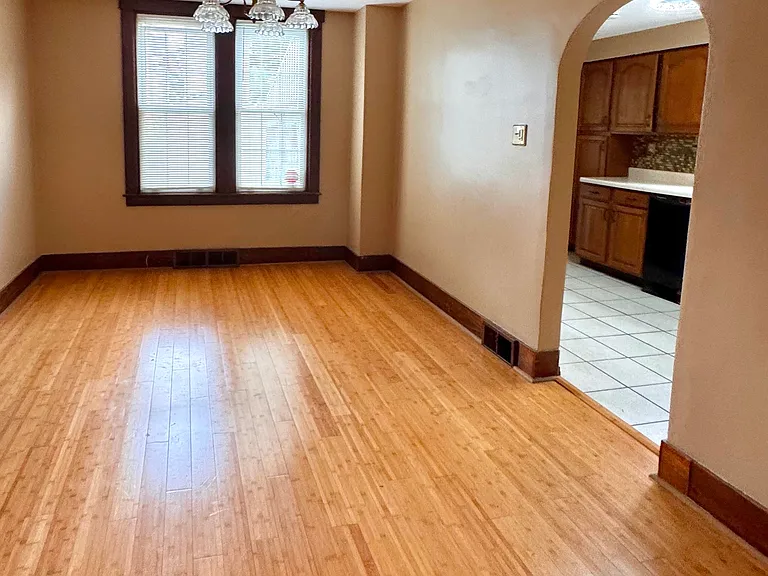 1616 Leolyn St — Photo 7