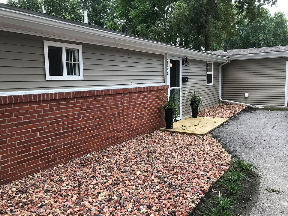 1st image of 2940 W Lincolnshire Blvd