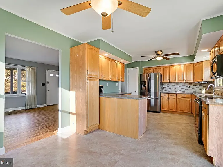 12316 Fountain Dr — Photo 8