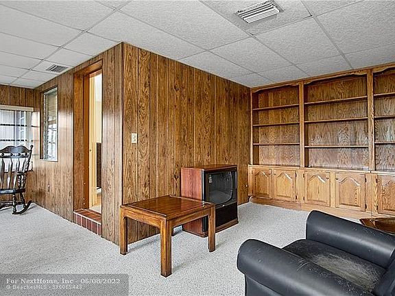 4th image of 684 NE 34th St