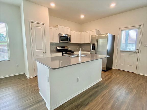 2nd image of 189 Andross Ln