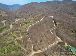 556 Thunderstruck Dr, Maggie Valley, NC 28751