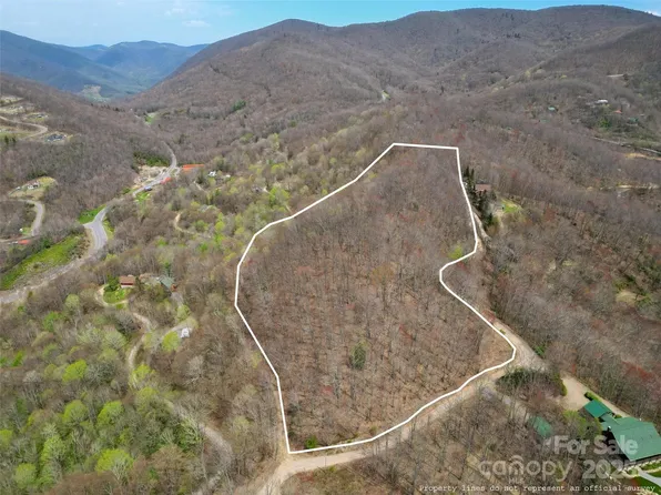 556 Thunderstruck Dr, Maggie Valley, NC 28751