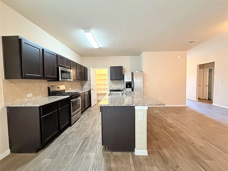 225 Cibolo Creek Dr — Photo 8