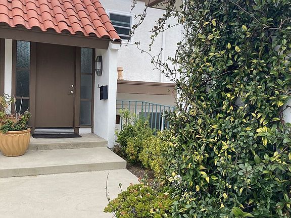 3rd image of 705 Calle Los Olivos