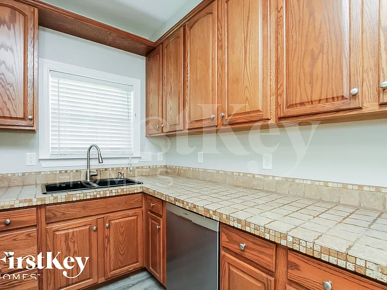 6205 Robert St — Photo 5