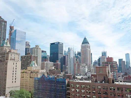 Sold by Sotheby's International Realty | media 6