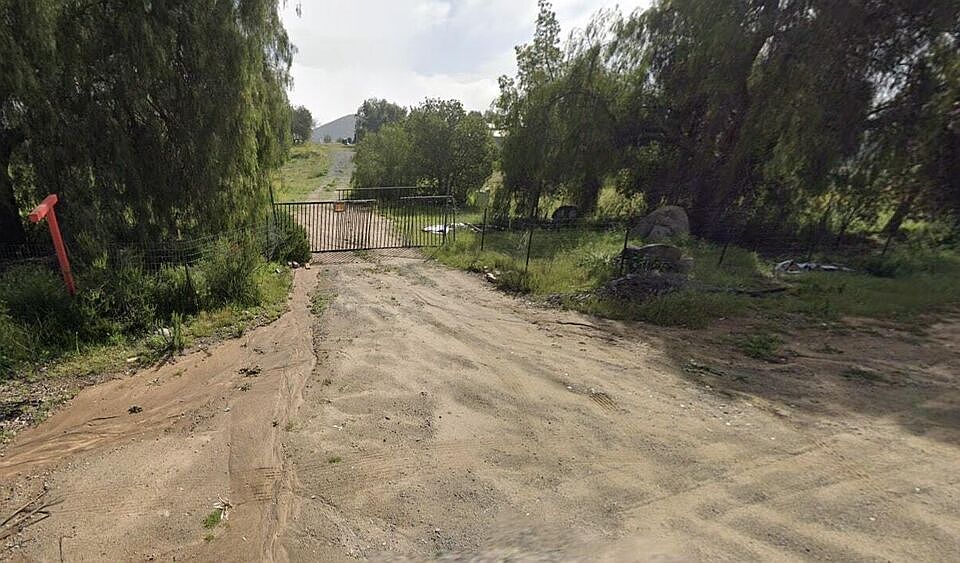 1st image of 35218 Twin Willow Rd