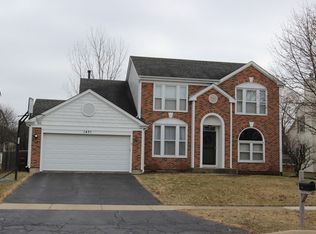 1431 Willow Tree Dr, Crystal Lake, IL 60014