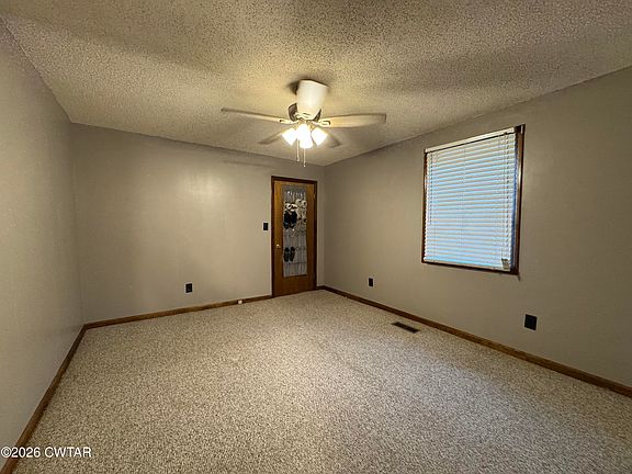 11th image of 624 Lake St