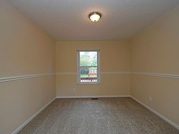 4th image of 9175 Green Pl