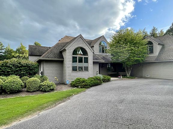 2nd image of Quail Hedge Ln