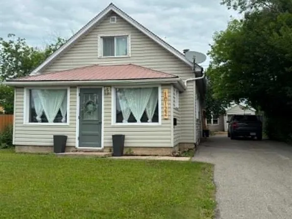 10122 S 106th Ave, Grande Prairie, AB T8V 1J8